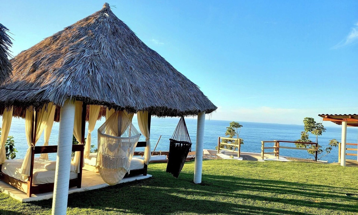 Mayto Bed & Breakfast | Seacliff Paradise