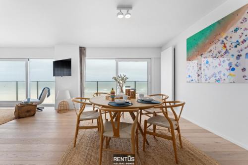 Oostduinkerke-Bad Apartment | Seaflow-Holiday appartment with frontal sea view