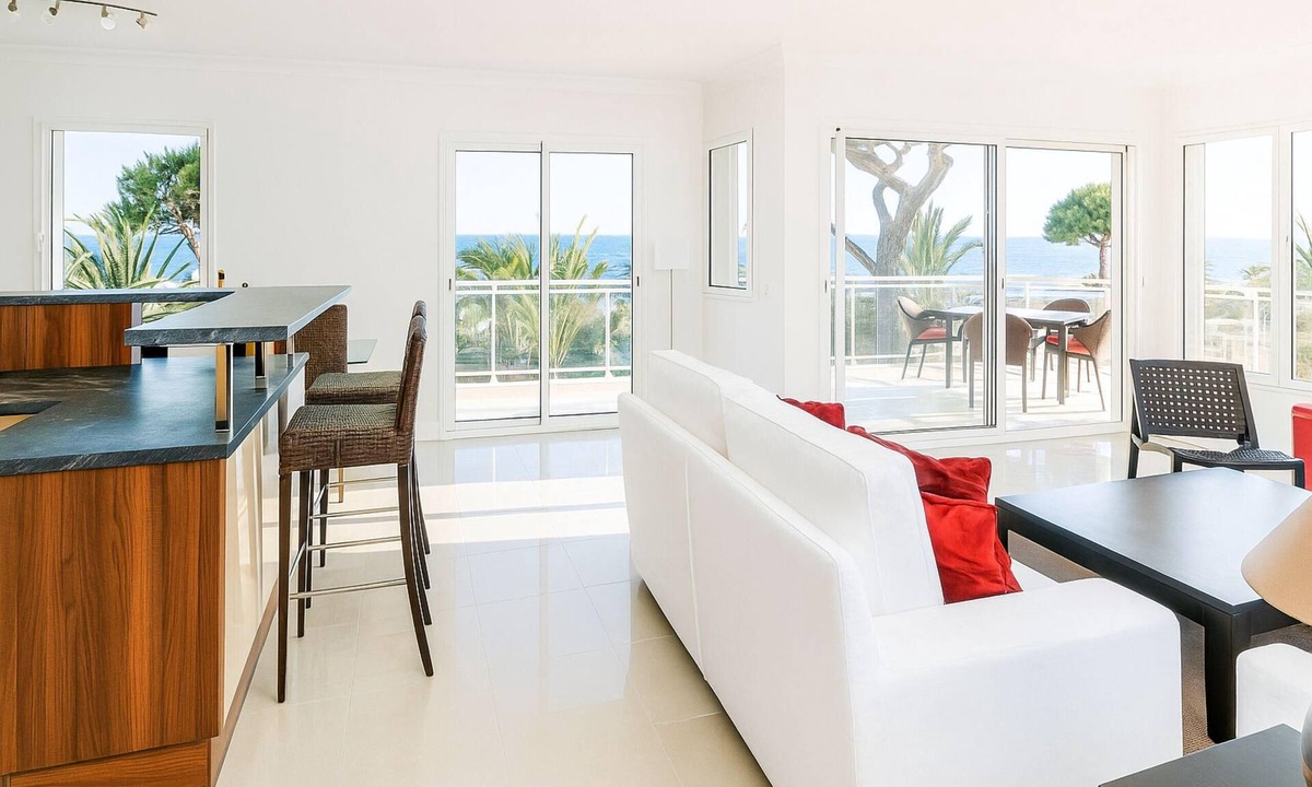 La Bocca Apartment | Seafront 2-Bed Apt with Pool in Cannes - 463