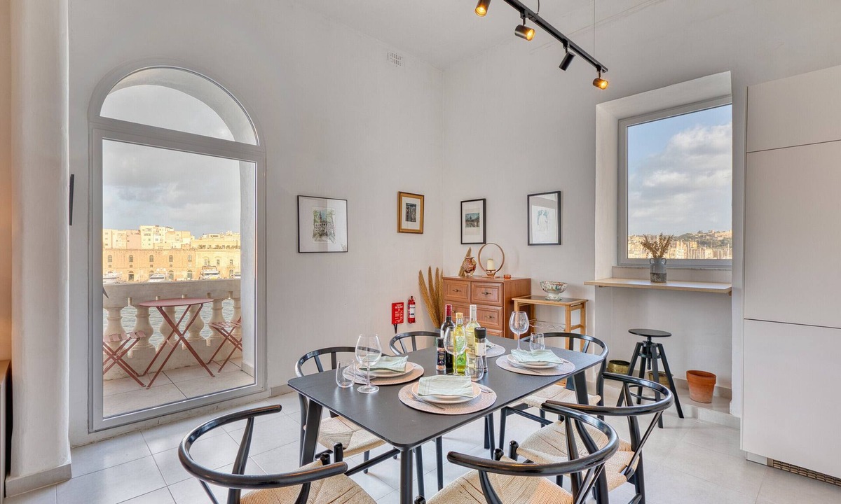 Senglea Apartment | Seafront 2 bedroom flat, breath taking views BBRI1-1