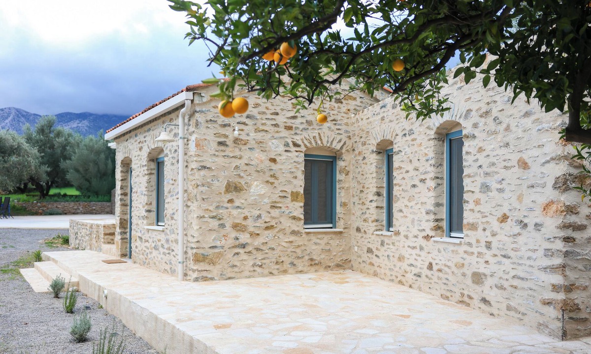 East Mani Villa | Seafront Stone House · Steps from the Beach