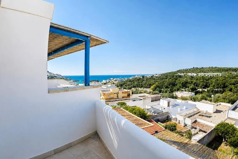 Castro Marina Apartment | Seafront Studio with Balcony in Castro di Lecce