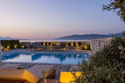Platanitis Villa | Seafront Villa Ciel with Private Pool in Nafpaktos
