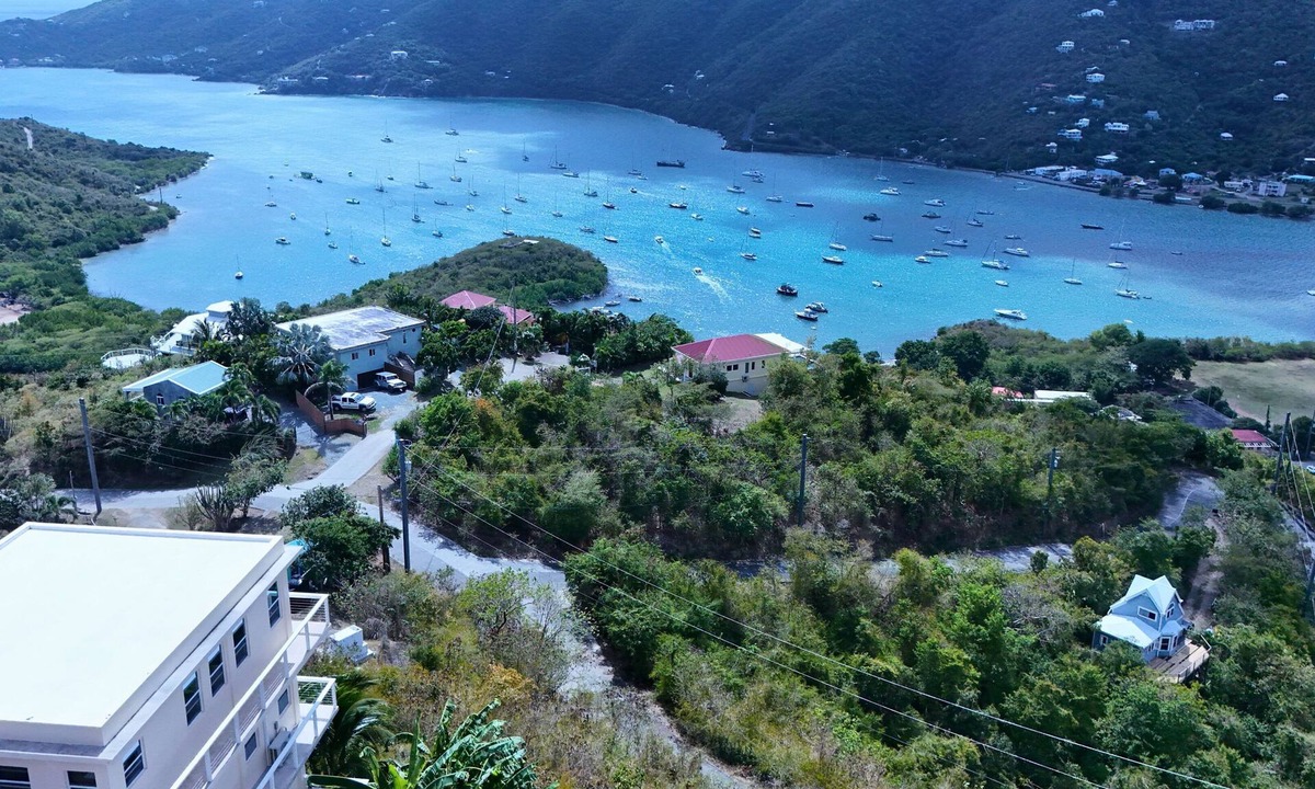 Seagrape Hill House | Seagrape Views in Coral Bay-Studio Apartment -Sleep 2