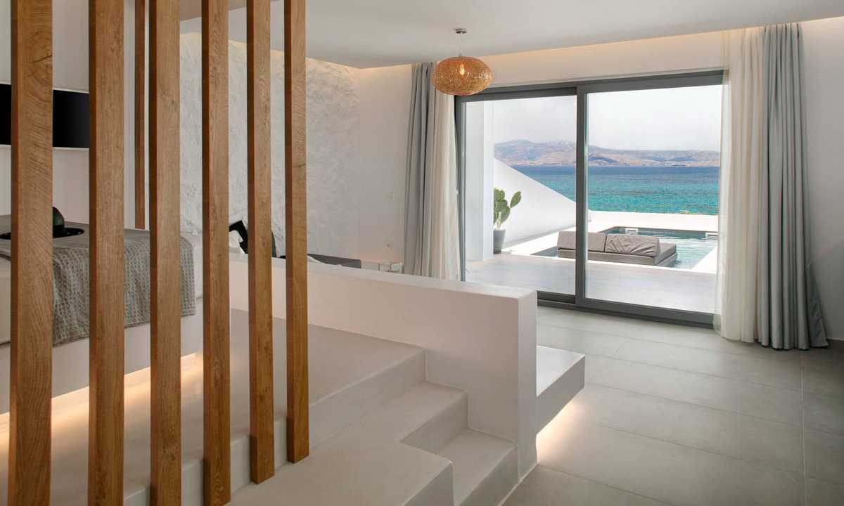 Maragas Hotel | Seanfinity Beachfront Suites