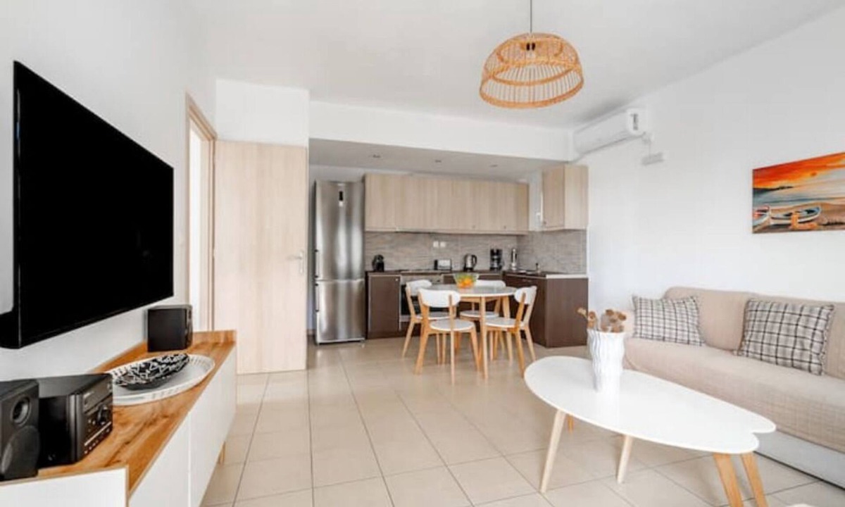 Kipri Apartment | Seaside 2-BDR Luxury Suite #1 Pool & Sea Views