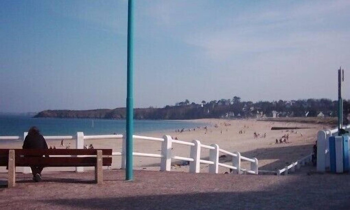Saint-Cast-le-Guildo Apartment | Seaside apartment located 100m from the main beach and shops
