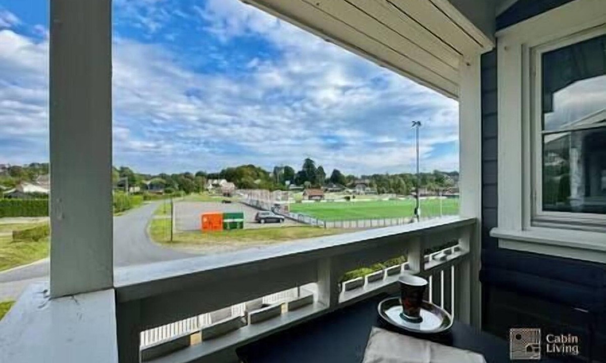 Fevik Apartment | Seaside apartment 2 balconies & sea view Grimstad