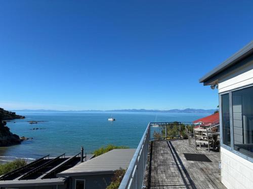 Kaiteriteri House | Seaside At Stephens Bay