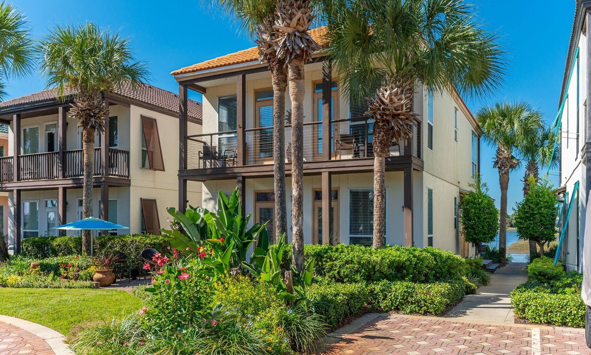 Destin Villa | "Seaside Bliss: Waterfront Villa Just Steps from the Beach"
