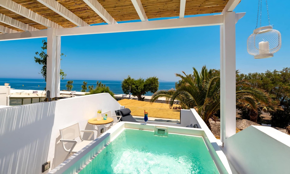 Kamari Hotel | Seaside Breeze