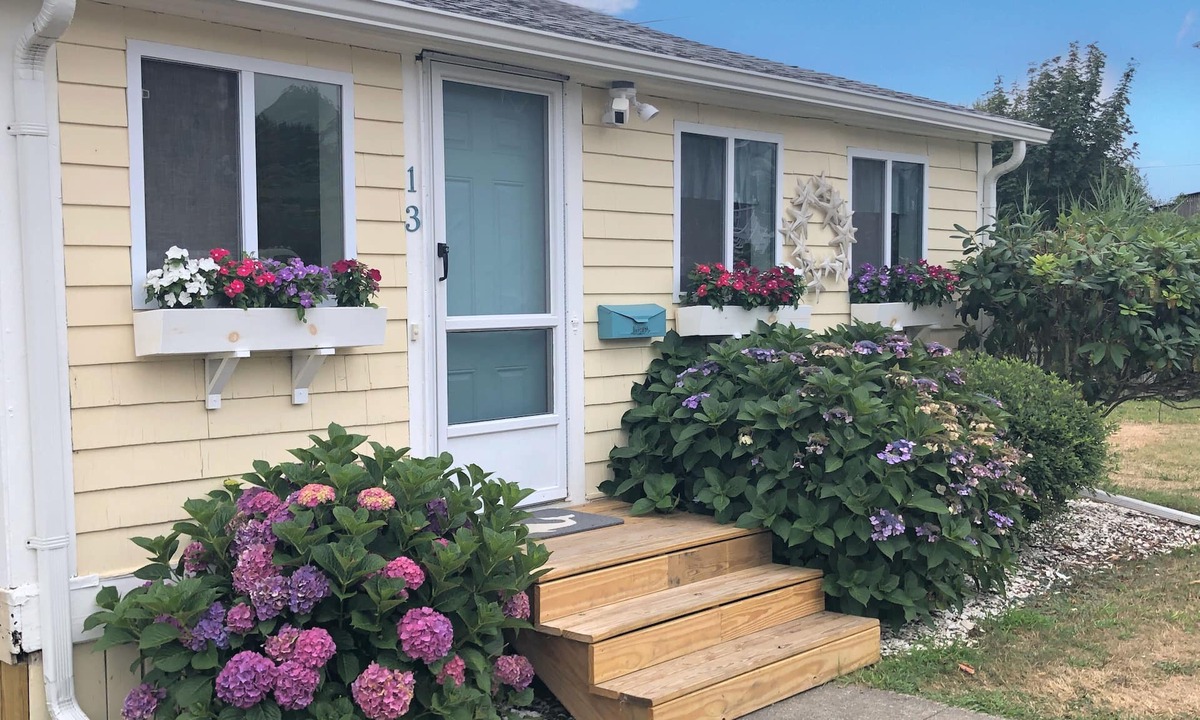 Fairhaven House | Seaside Cottage Steps to Beach/Close to Ferry to Martha's Vineyard & Nantucket