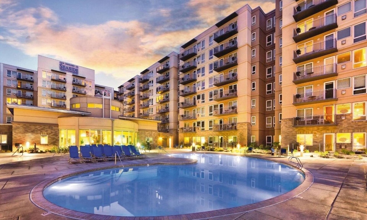 Seaside Resort | Seaside | Group Coastal Retreat | Pool + Beach | 2BR