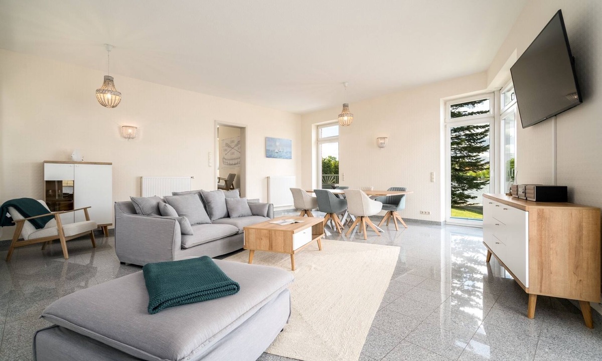 Muritz House | "Seaside House" vacation home with direct lake access and a sun deck