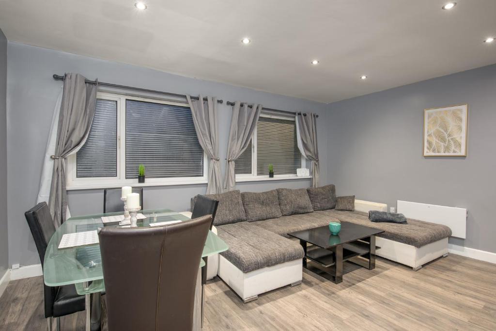 Peterlee Apartment | SEASIDE SPACIOUS apartment