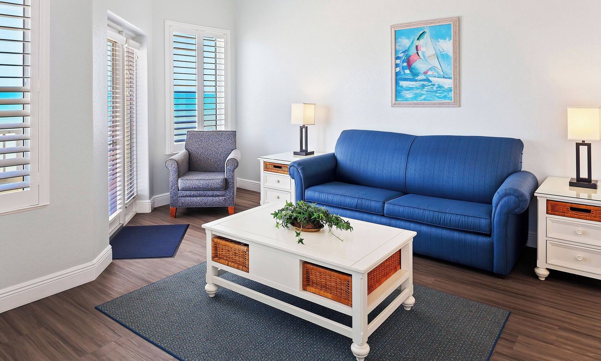 Ormond Beach Hotel | Seaside Stay Near Fishing, Shopping, Mini Golf, Dining, and Daytona Excitement