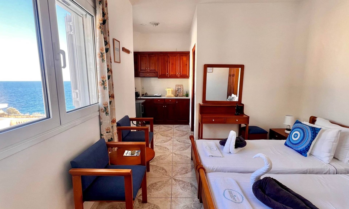 Avlakia Apartment | Seaside studio with a view