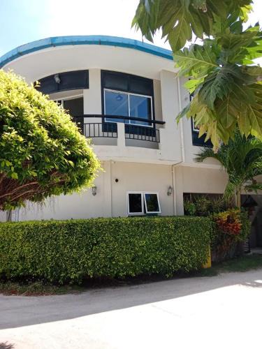 Dhiffushi Hotel | Seaside Villa