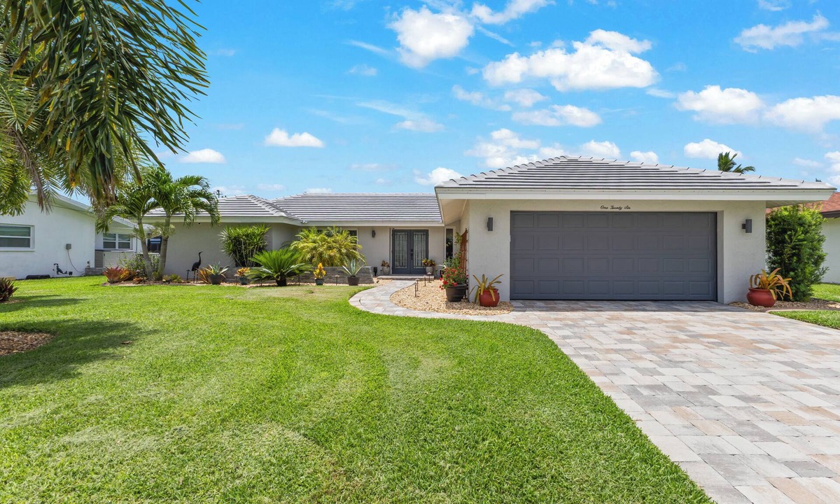 Pelican Villa | Seaside Villa Waterview south-facing, perf. location SW Cape, heated pool, kayak