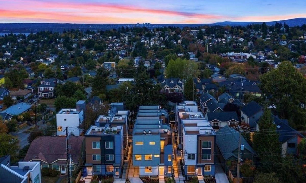 Mann House | Seattle Modern Townhouse + Rooftop, near Stadiums