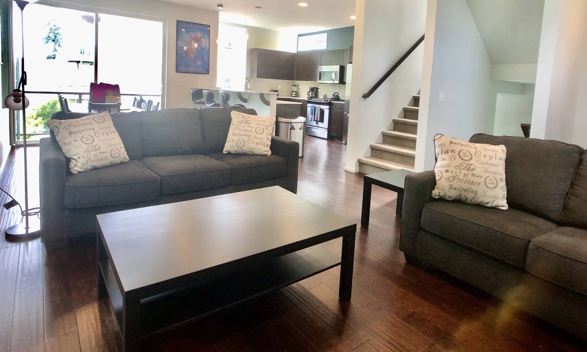 Wallingford House | Seattle Vacation Home: 3 master bedrooms in Wallingford with amazing roof deck!