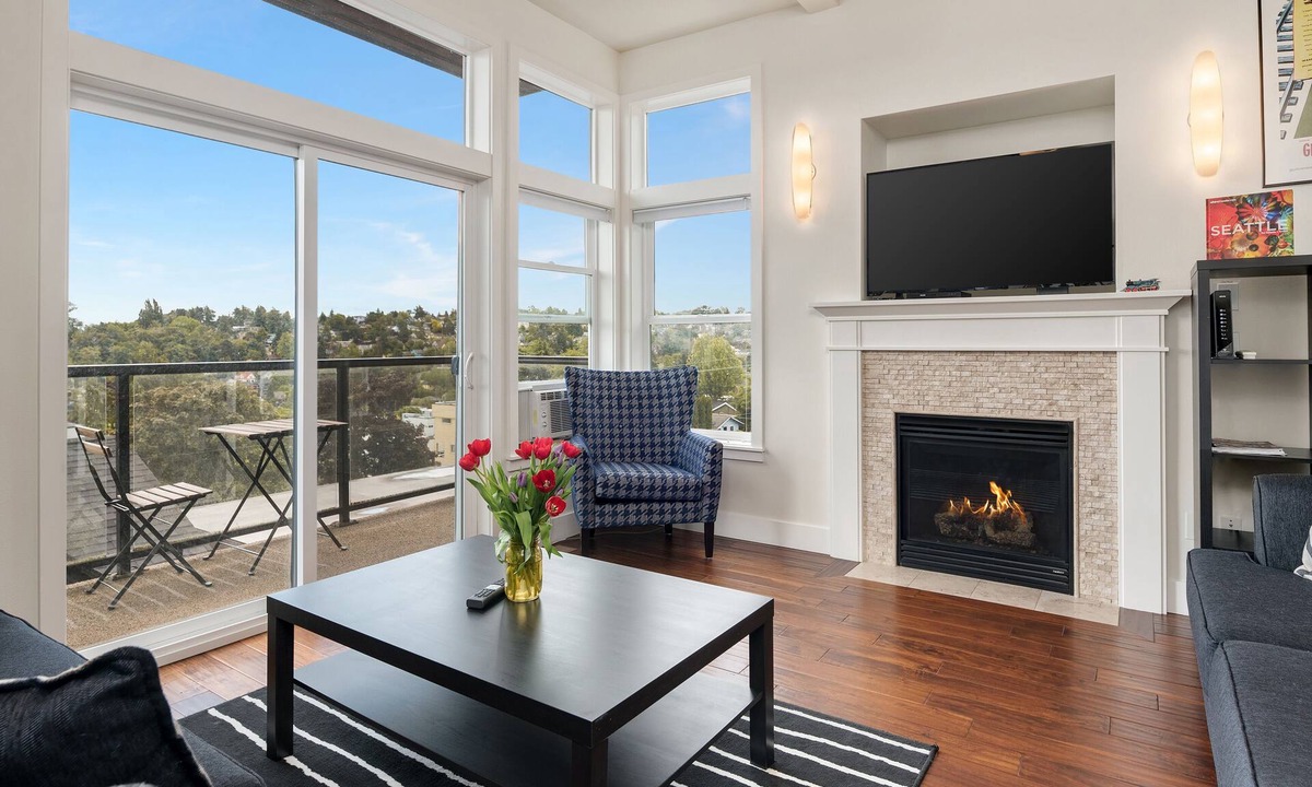 Mann House | Seattle Vacation Home: The Depot