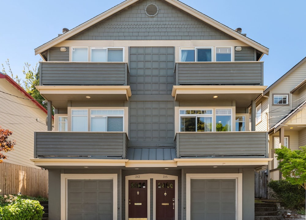 Miller Park Hotel | Seattle Vacation Home: the Vineyard