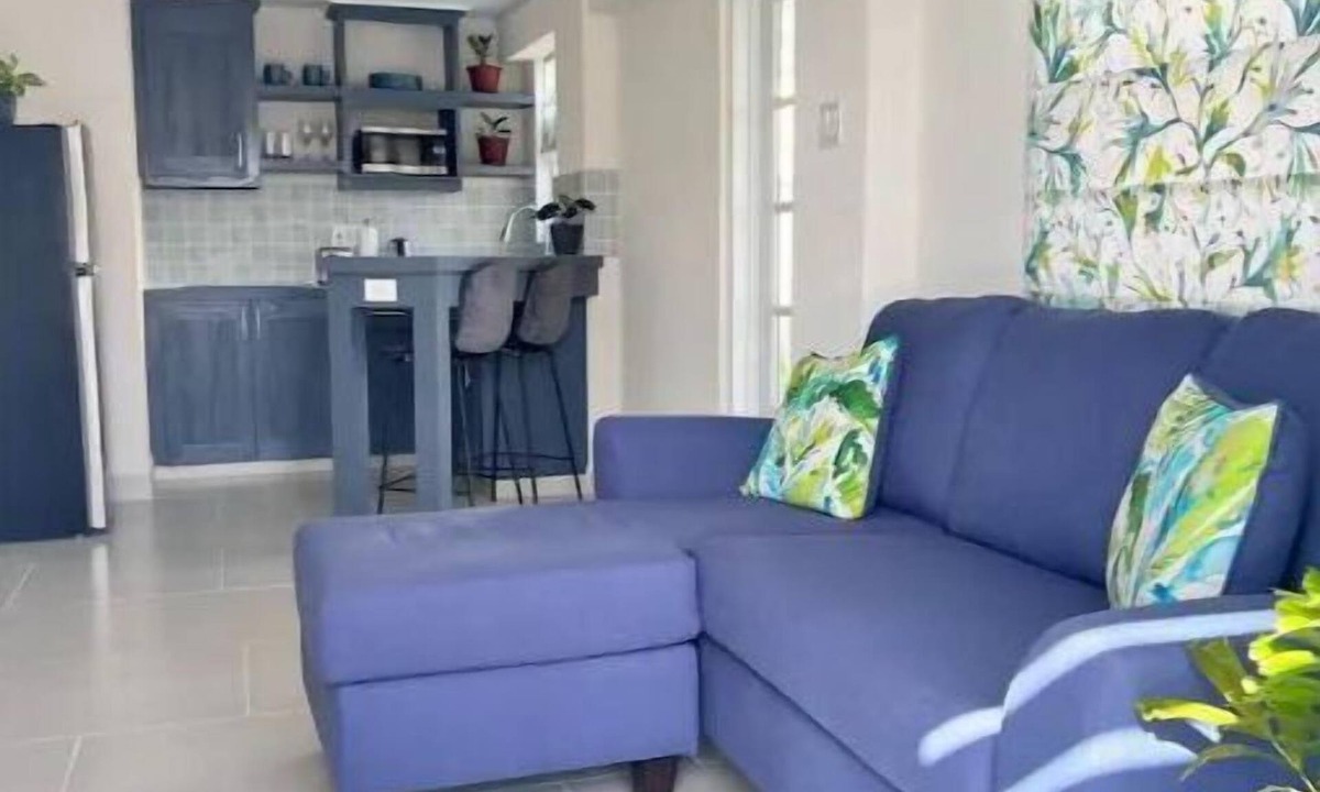 Douglas Apartment | Seavetri Two - Modern apartment near serene beach and town centre