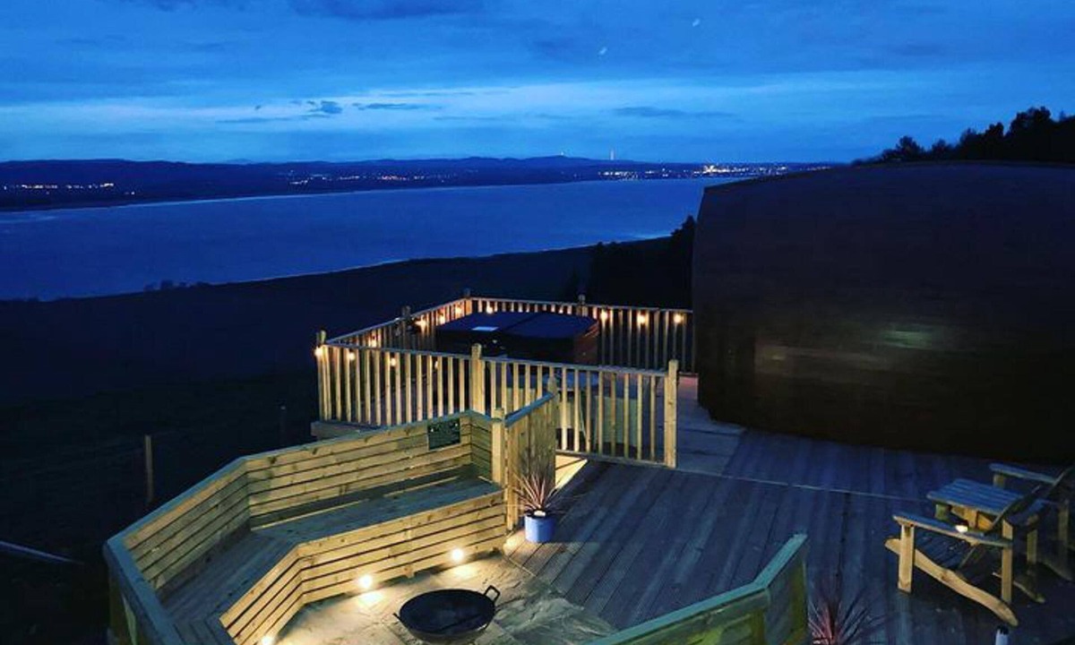 Cupar Cabin | Seaview Cabin Sleeps 2 -hot Tub - Parking