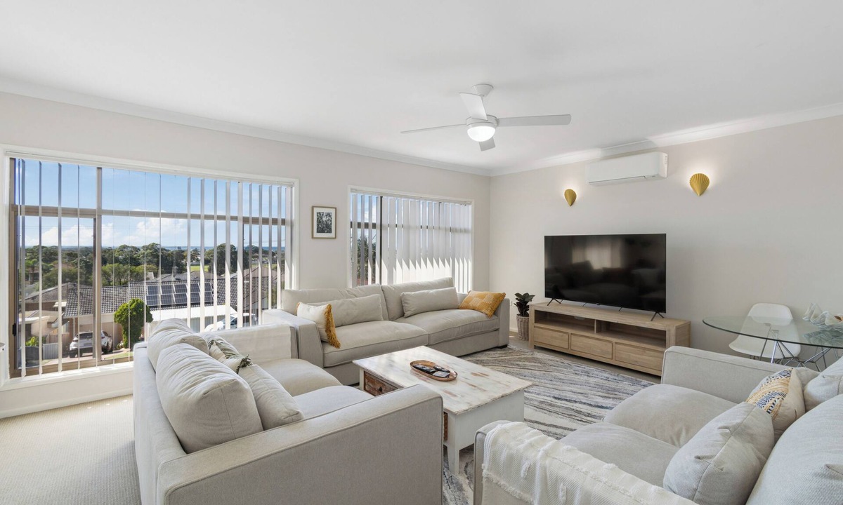 Barrack Heights House | Seaview Escape Beach Family Getaway with Games