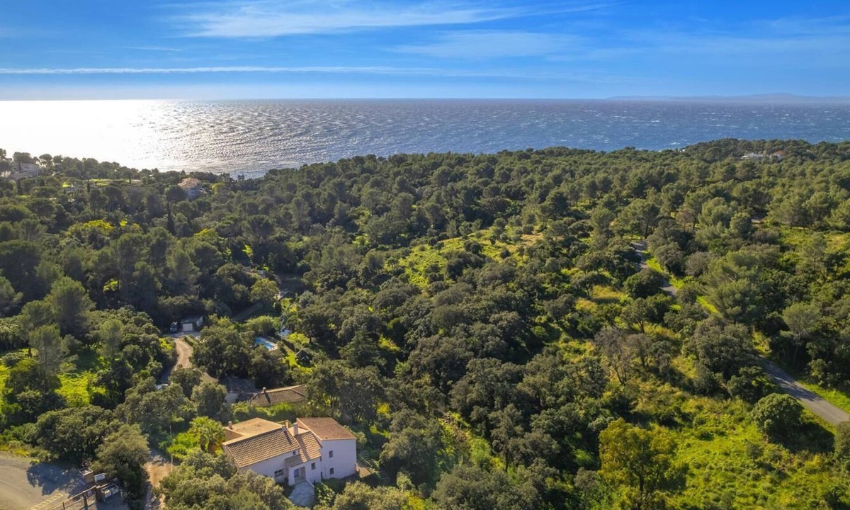 Le Dramont Villa | Seaview Villa with Heated Pool & Balneotherapy - 10' walk to beach -5 BR- Air Co