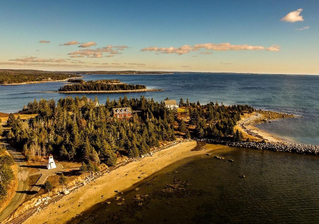 Charlos Cove Hotel | Seawind Landing Country Inn