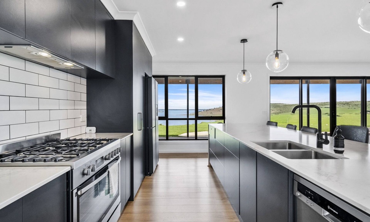 Sorell House | Secluded 4-Bed Home with Unbelievable Nature Views