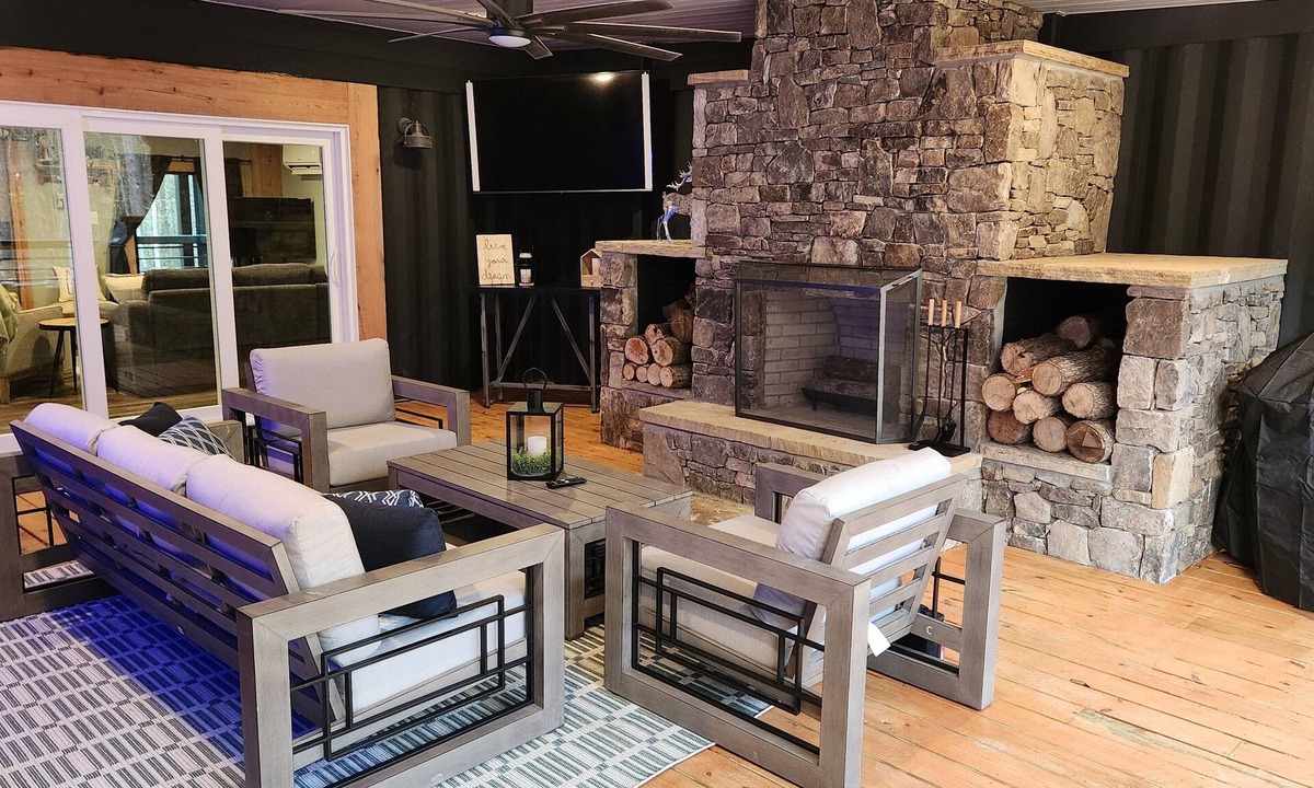 Mentone House | Secluded and Peaceful, Container Home in Mentone, AL