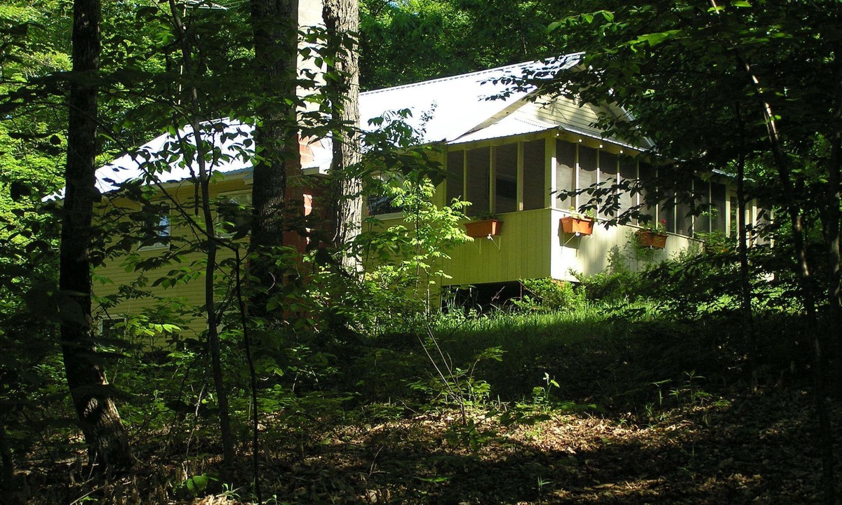 Brookfield Cottage | Secluded But Accessible Cottage on Twin Ponds