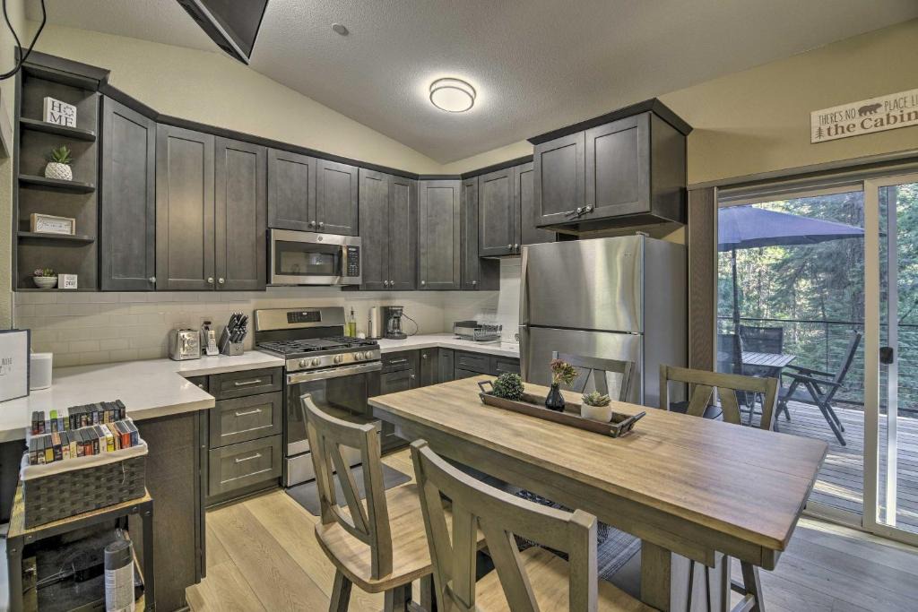 Butte Meadows House | Secluded Butte Meadows Cabin w/Deck & Grill!
