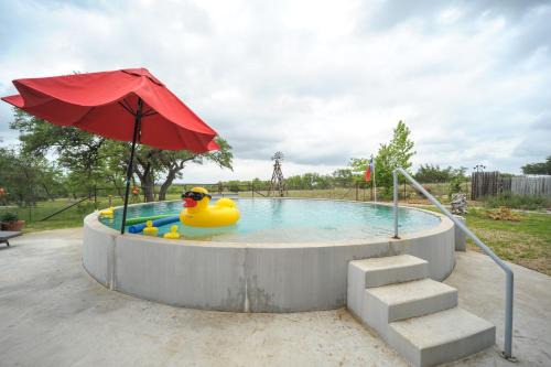 Blanco House | Secluded Country Hideaway w/Fire Pit & Pool!