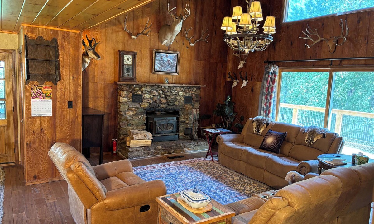 Custer County House | Secluded creek-side ranch house in the heart of Custer County.