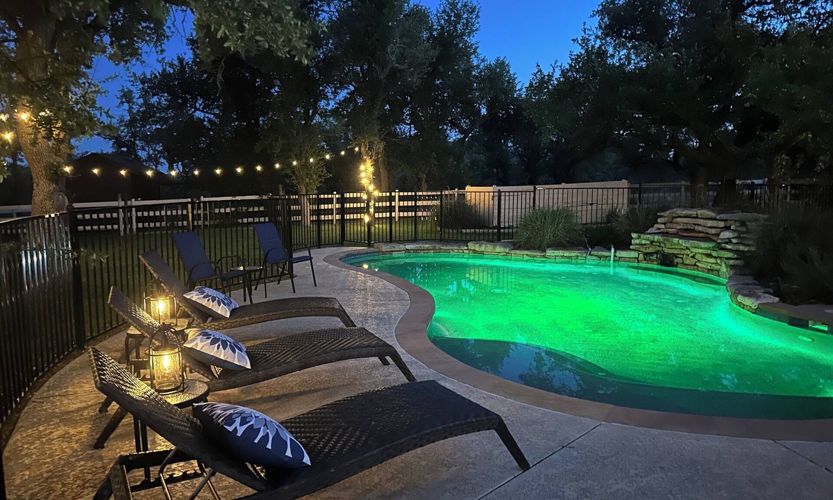 Dripping Springs House | Secluded Estate 55 Acres-Pool-Spa-Game Room-Poker Table 5BR 4BA 4 Miles to DT DS