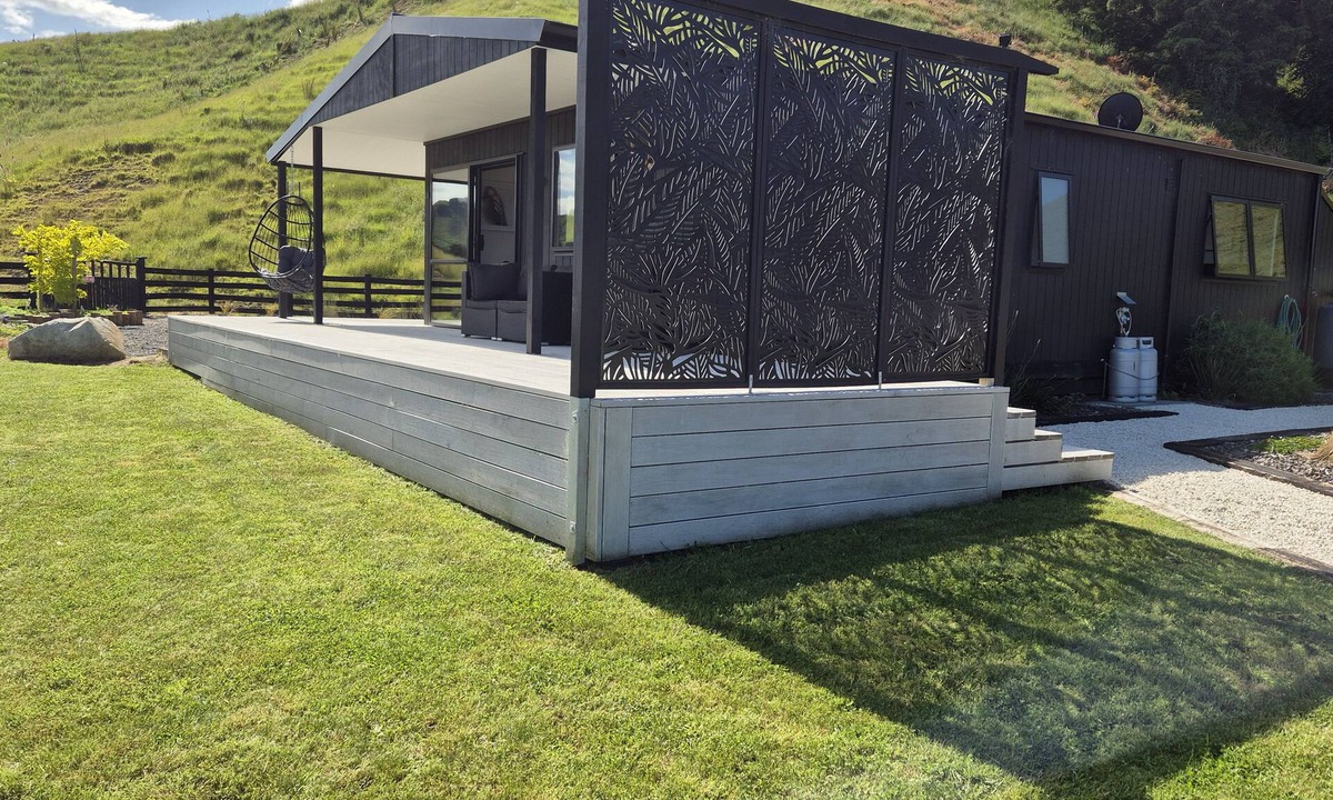 Taumarunui House | Secluded hilltop retreat with luxury and comfort.