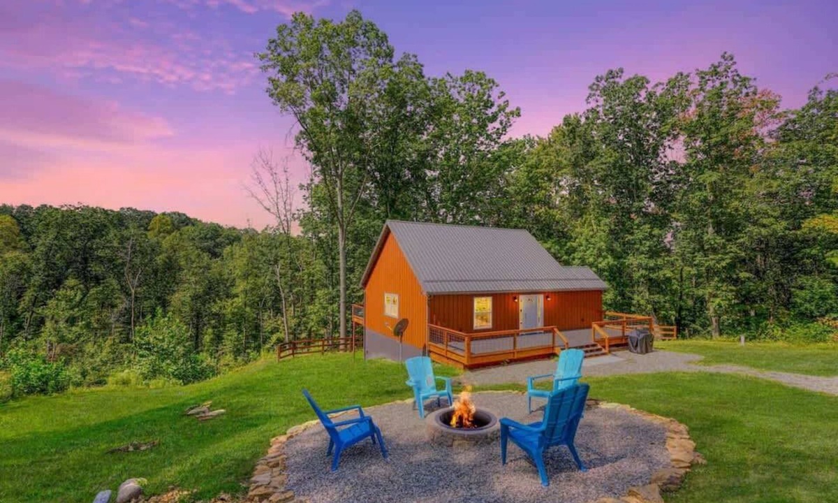 Hallsville Cabin | Secluded Hocking Hills Cabin with Hot Tub
