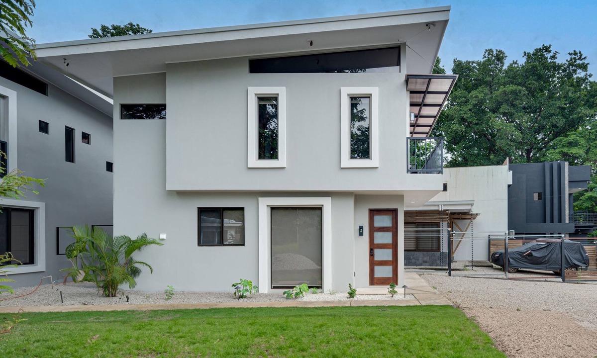 Pinilla House | Secluded jungle retreat with serene outdoor living, pool & dog friendly