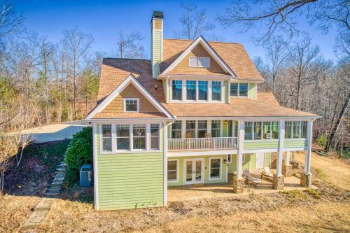 Mill Spring House | Secluded Lake House