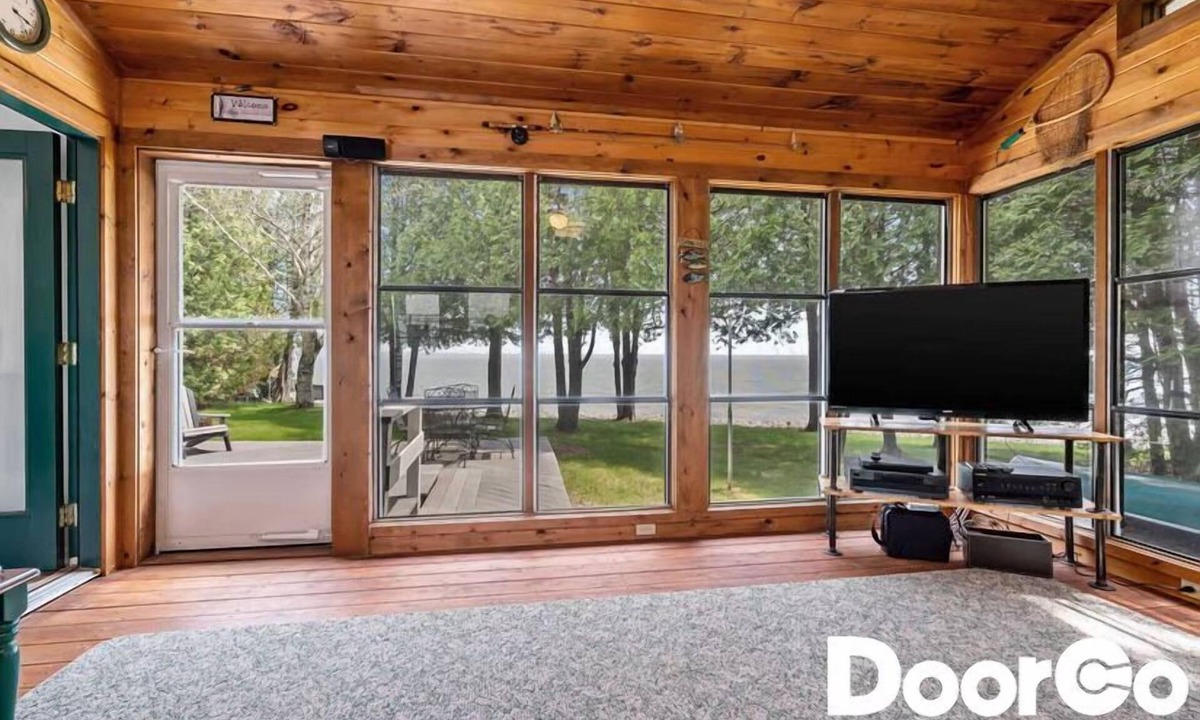 Algoma Cabin | Secluded Lakefront Adventure Cabin