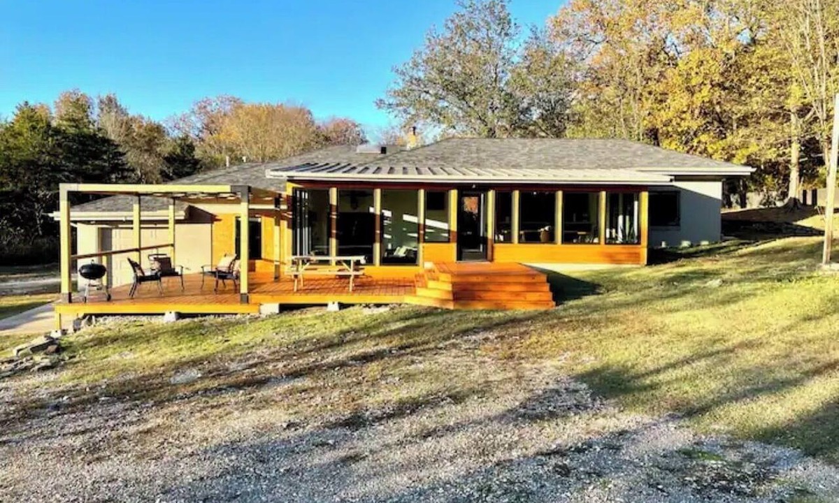 Park Hill House | Secluded Lakefront Cabin on Tenkiller Lake!