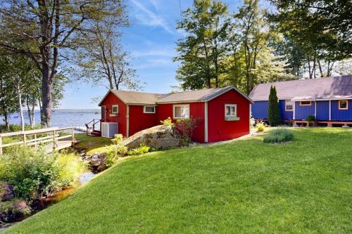Ellsworth House | Secluded lakefront cottage great views, dock & boat launch