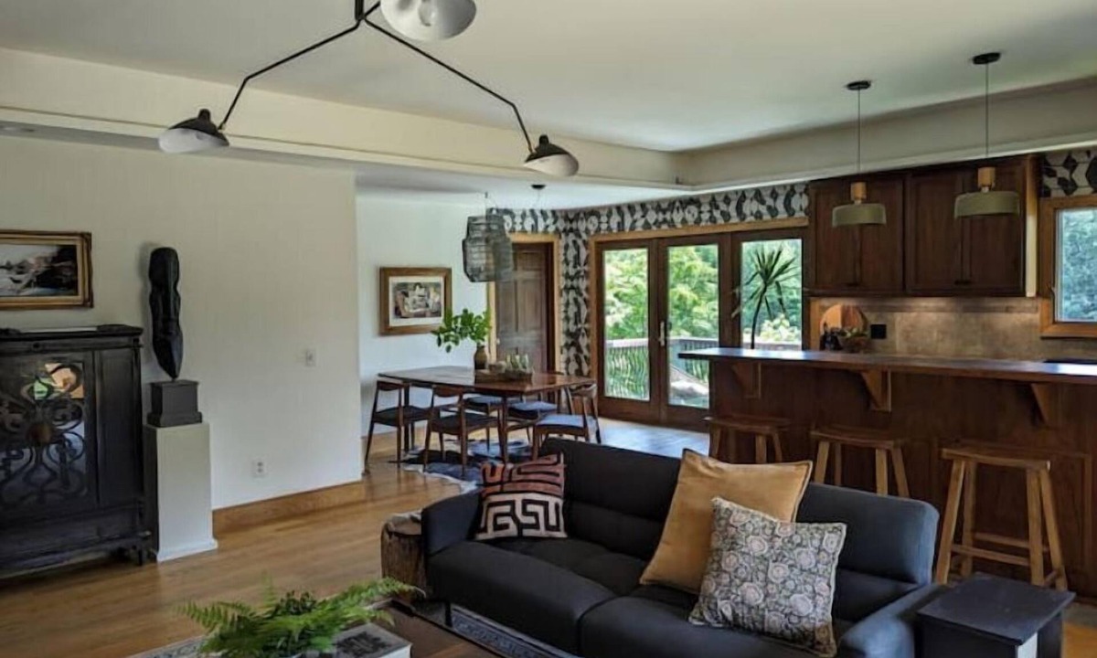 Otego House | Secluded Lakefront Retreat with Art Studio and Stunning Views