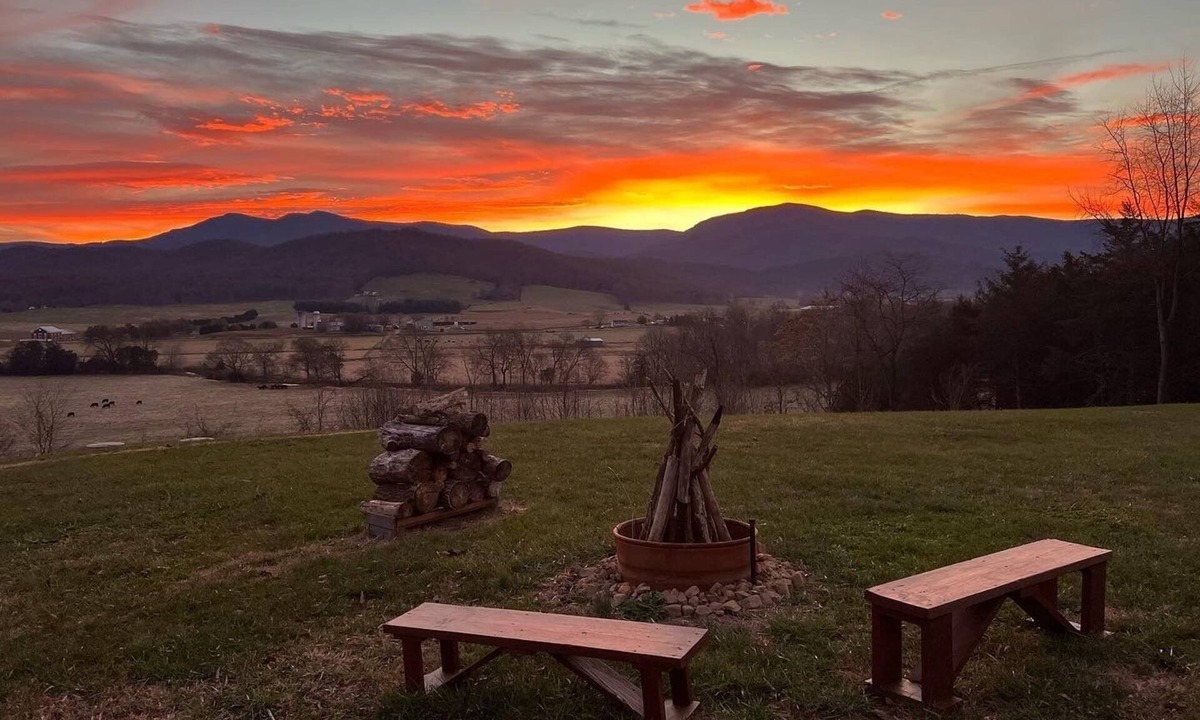 Luray House | Secluded Luray Mountain Home near Shenandoah Park: Fire pit, Hot Tub, Game Room!