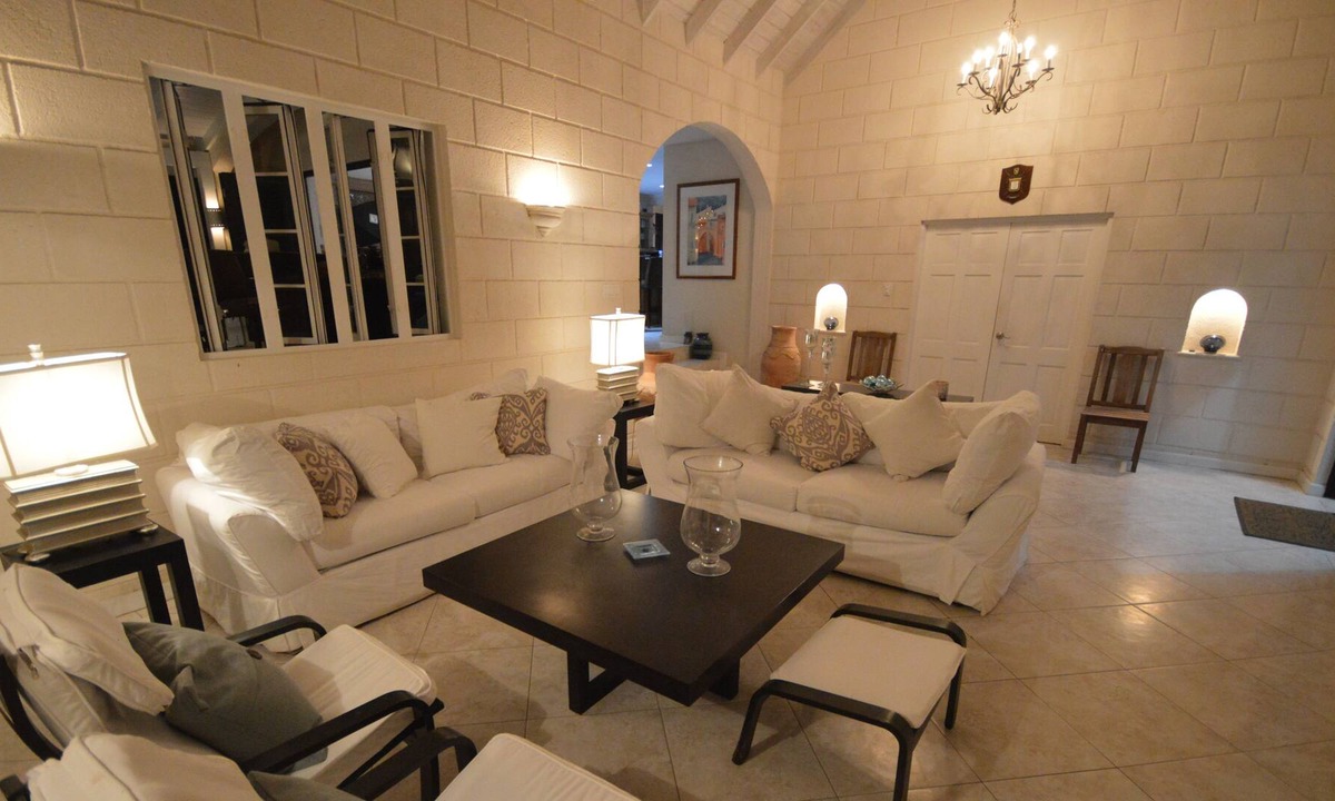 Christie Villa | Secluded luxury 5 bed villa in the trees- pool/gym
