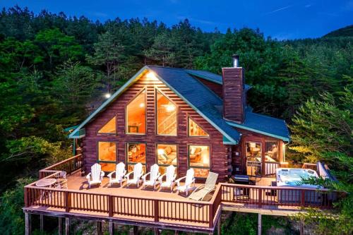 Old Fields House | Secluded Luxury Cabin with Hot Tub on 40 Private Acres Near Moorefield, West Virginia